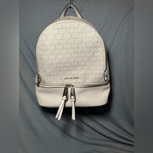 Michael Kors Mini Rhea backpack Vanilla Logo - Picture 1 of 7